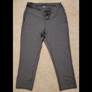 Gap fit gray workout leggings Size M